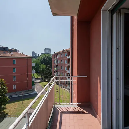 Апартаменты Raffinato Ed Elegante Bilocale - Lorenteggio Metropolitana M4 *