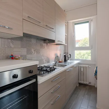 Raffinato Ed Elegante Bilocale - Lorenteggio Metropolitana M4 Appartement